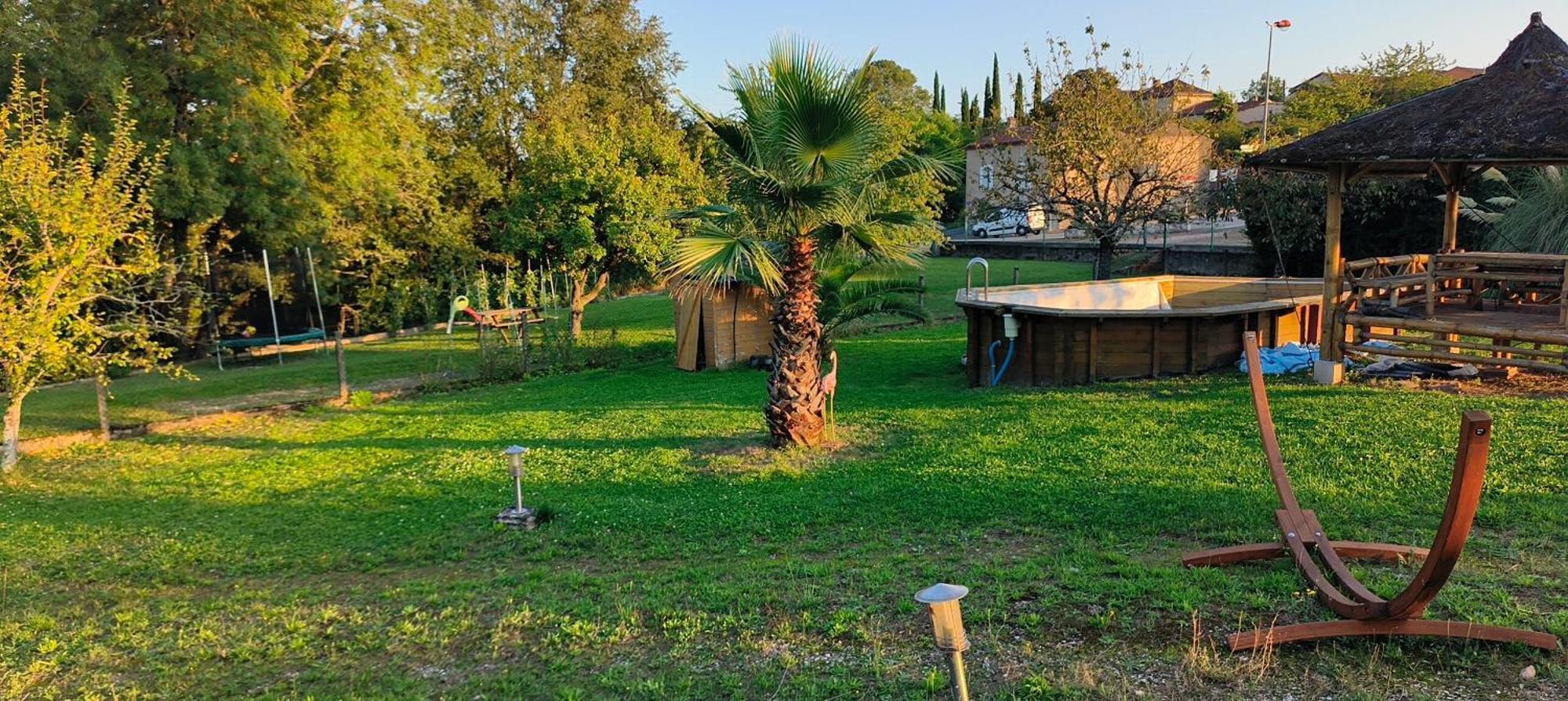 Bed and Breakfast Vegetal Jungle à Blaye-Les-Mines Extérieur photo